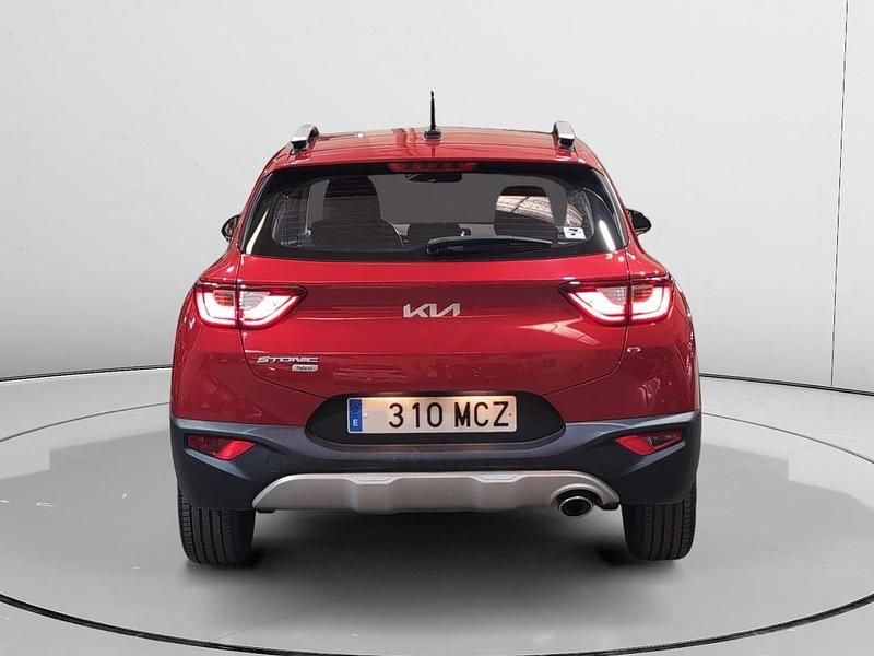 Usado Kia Stonic 101 CV (74 kW) 2021 Rojo SUV