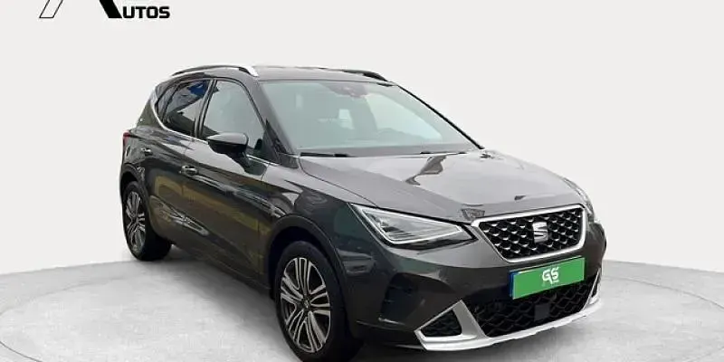 Usado Seat Arona Xperience 110 CV (80 kW) 2023 Gris SUV