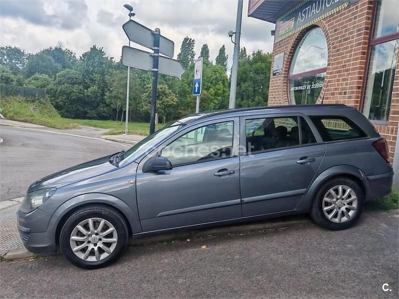 Usado Opel Astra Enjoy 120 CV (88 kW) 2007 Gris / plata Familiar