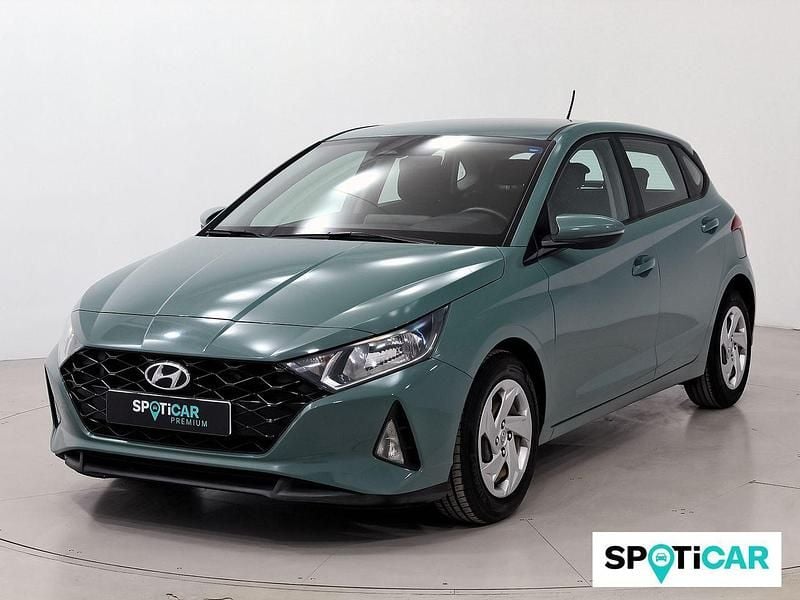 Usado Hyundai i20 101 CV (74 kW) 2022 Verde Berlina