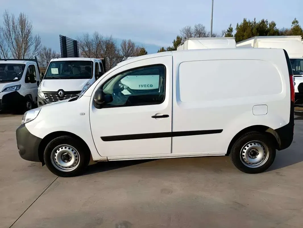 Usado Renault Kangoo 80 CV (58 kW) 2020 Blanco Monovolumen