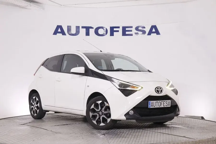 Usado Toyota Aygo X-play 72 CV (52 kW) 2019 Blanco Utilitario