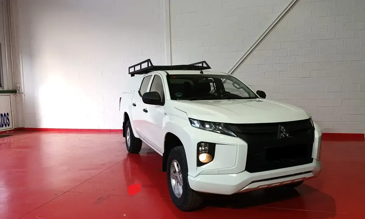 Usado Mitsubishi L200 150 CV (110 kW) 2021 Blanco Pickup/Camioneta