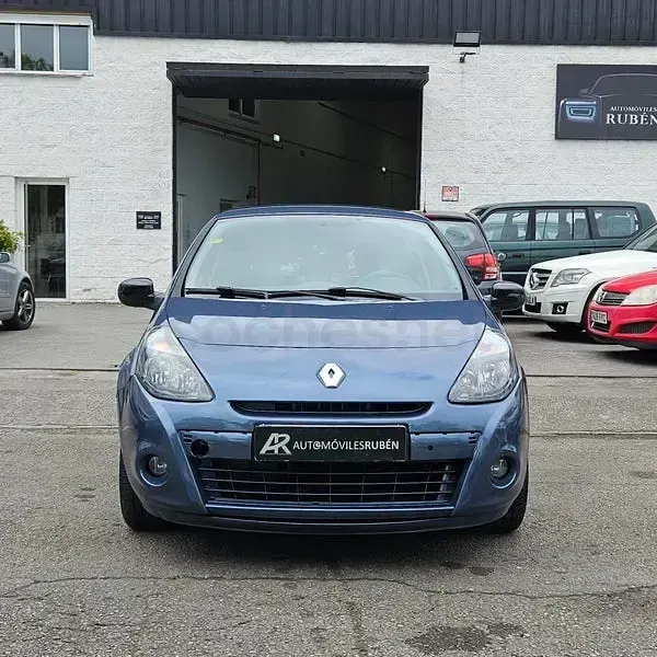 Usado Renault Clio II 75 CV (55 kW) 2010 Azul Berlina