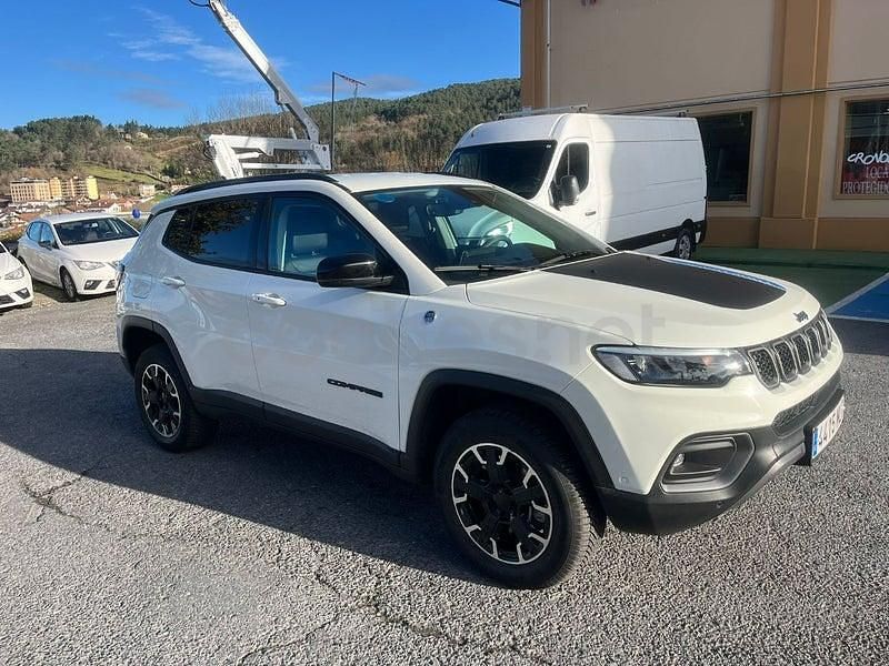 Usado Jeep Compass Trailhawk 240 CV (176 kW) 2023 Blanco SUV