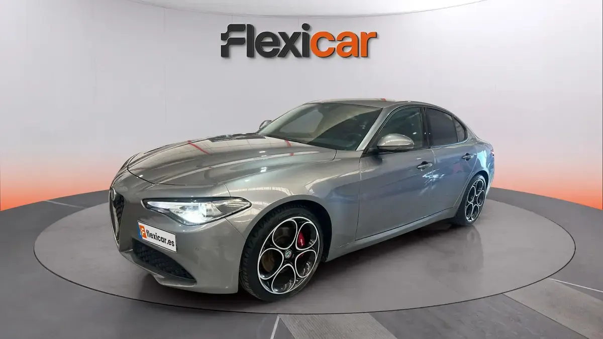 Usado Alfa Romeo Giulia Ti 200 CV (147 kW) 2021 Gris Berlina