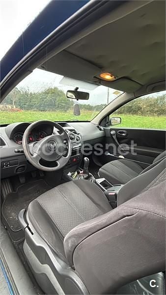 Usado Renault Mégane II Authentique 105 CV (77 kW) 2005 Azul Berlina