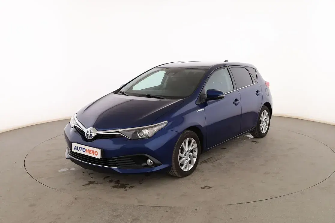 Usado Toyota Auris Hybrid Active 136 CV (100 kW) 2016 Berlina