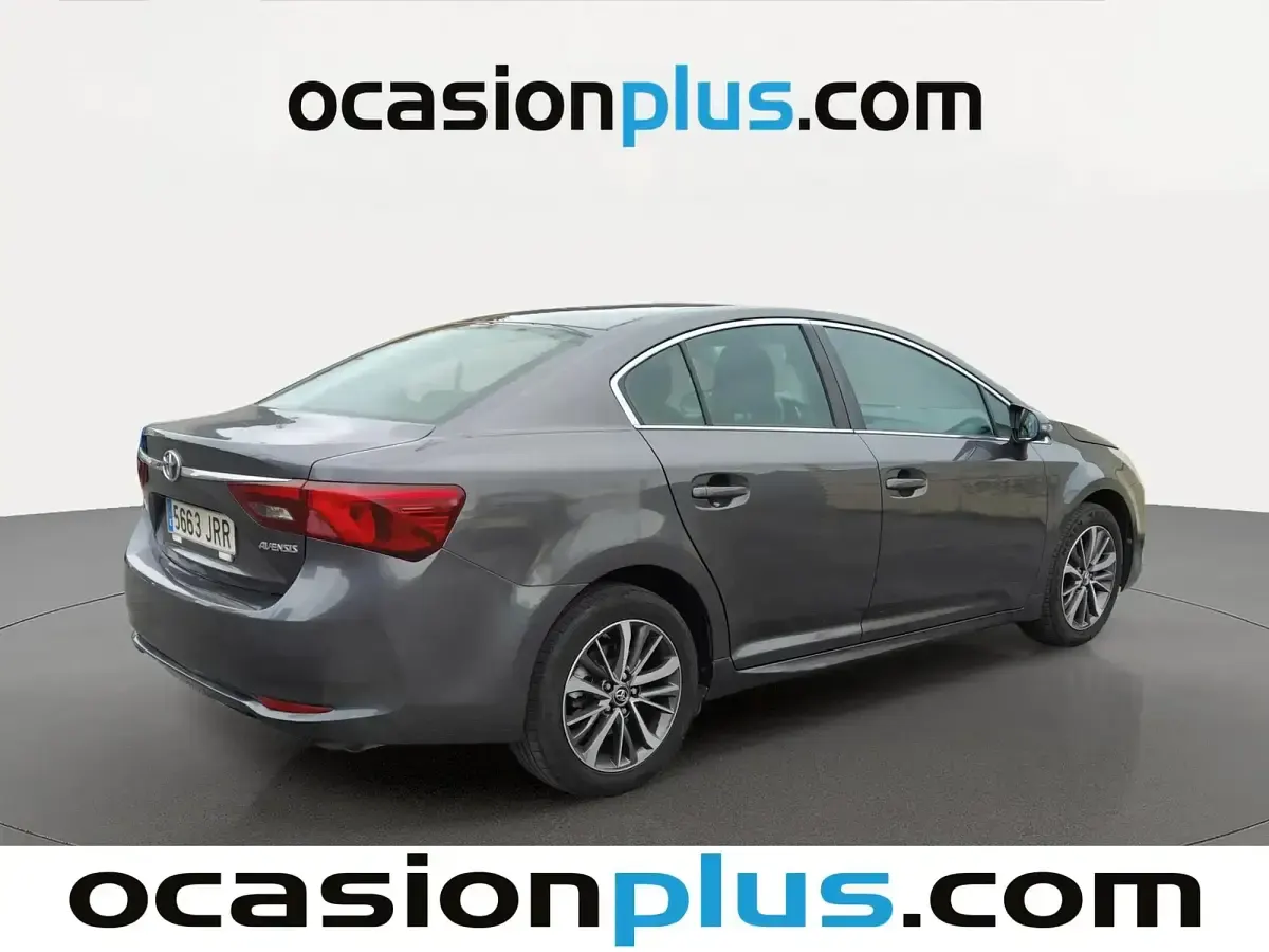 Begagnad Toyota Avensis Advance 147 HK (108 kW) 2016 Grå Sedan