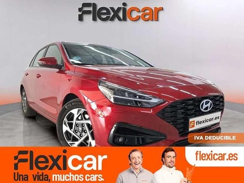 Burdeos Usado 2024 Hyundai i30 Berlina | 17.990 € (Precio justo) - Imagen 1/4