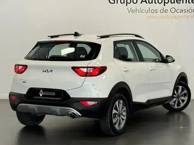 Usado Kia Stonic 120 CV (88 kW) 2023 Blanco SUV