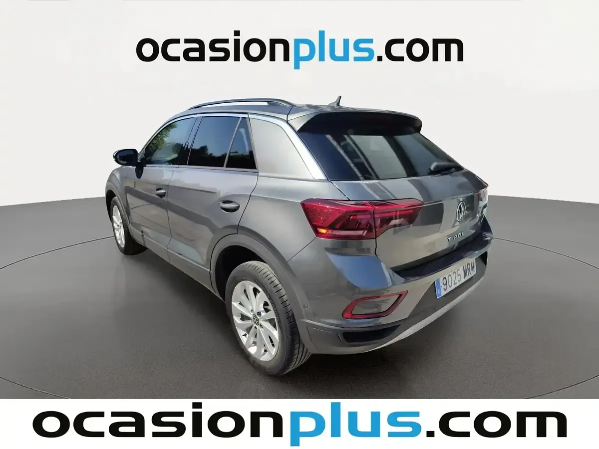 Usado VW T-Roc Life 110 CV (80 kW) 2024 Gris SUV