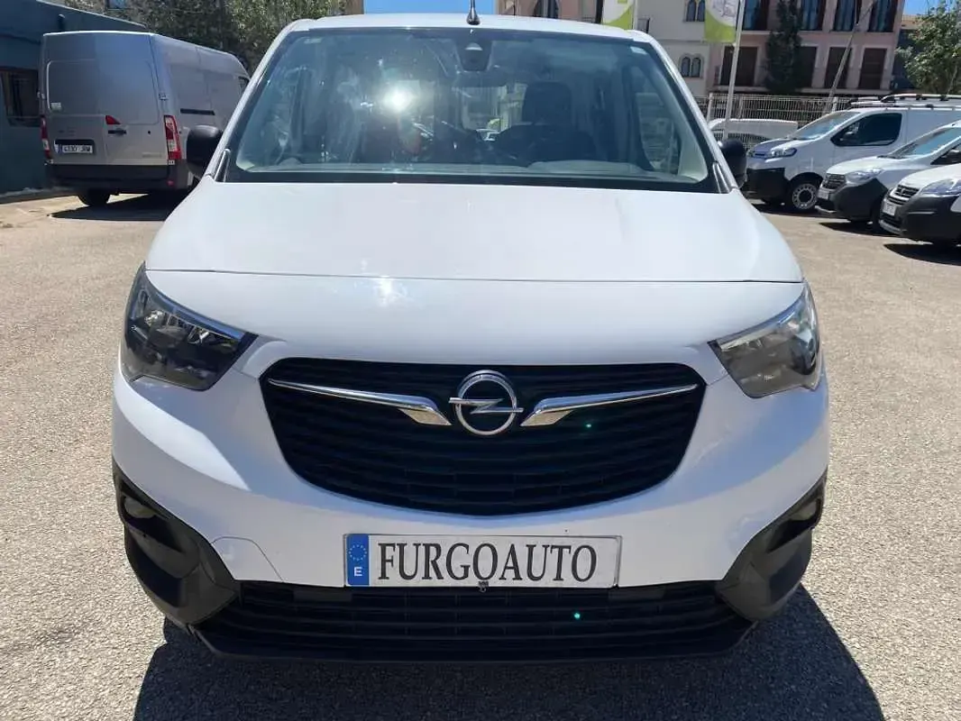 Usado Opel Combo Life Expression 102 CV (75 kW) 2020 Blanco Monovolumen
