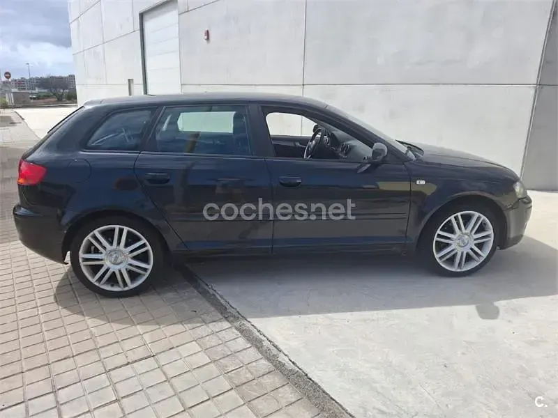 Usado Audi A3 Sportback Ambition 200 CV (147 kW) 2006 Negro Utilitario