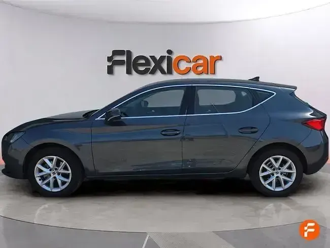 Usado Seat Leon Style 115 CV (84 kW) 2024 Gris Berlina