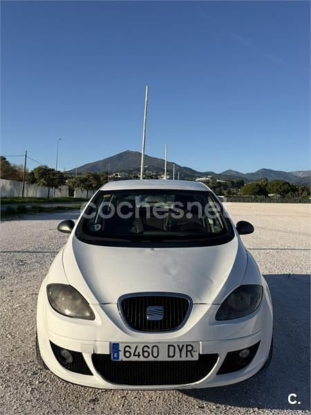 Usado Seat Toledo Reference 105 CV (77 kW) 2006 Blanco Berlina