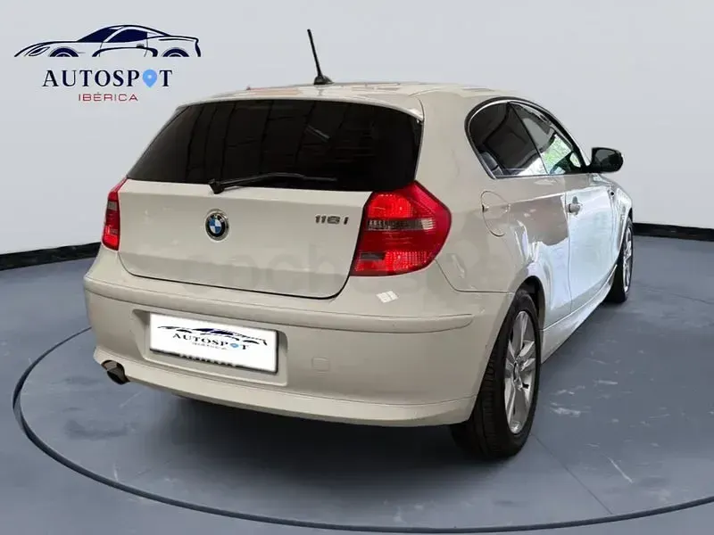 Usado BMW 116 122 CV (89 kW) 2010 Blanco Utilitario