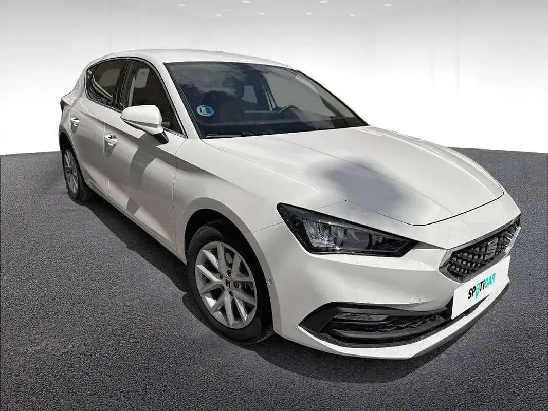 Usado Seat Leon Style 116 CV (85 kW) 2025 Gris Utilitario