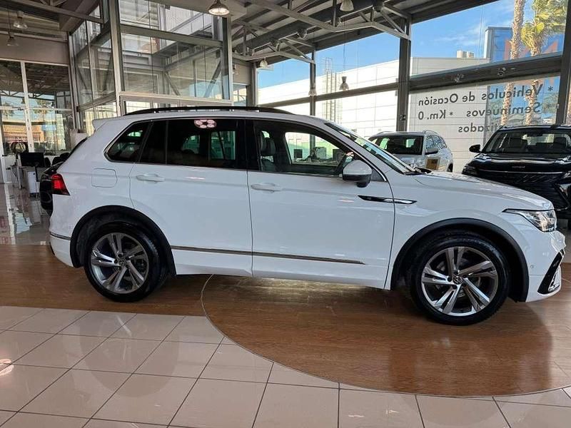 Usado VW Tiguan R-line 150 CV (110 kW) 2023 Blanco SUV
