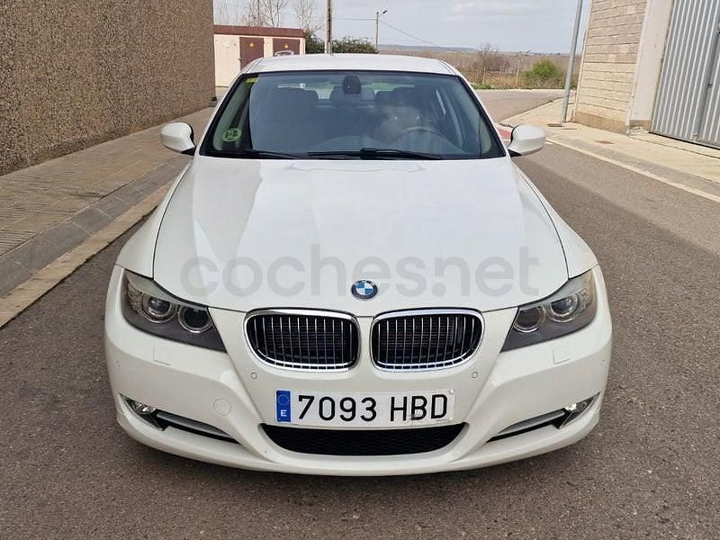 Usado BMW 318 Luxury Line 143 CV (105 kW) 2011 Blanco Berlina