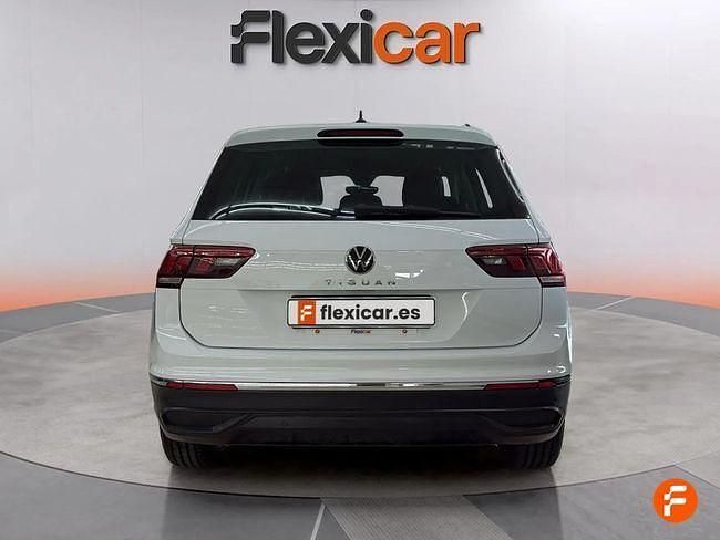 Usado VW Tiguan Life 130 CV (95 kW) 2021 Blanco SUV