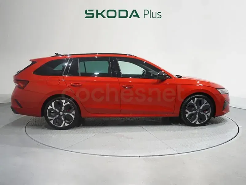 Ny Skoda Octavia RS 265 HK (194 kW) 2025 Röd Kombi
