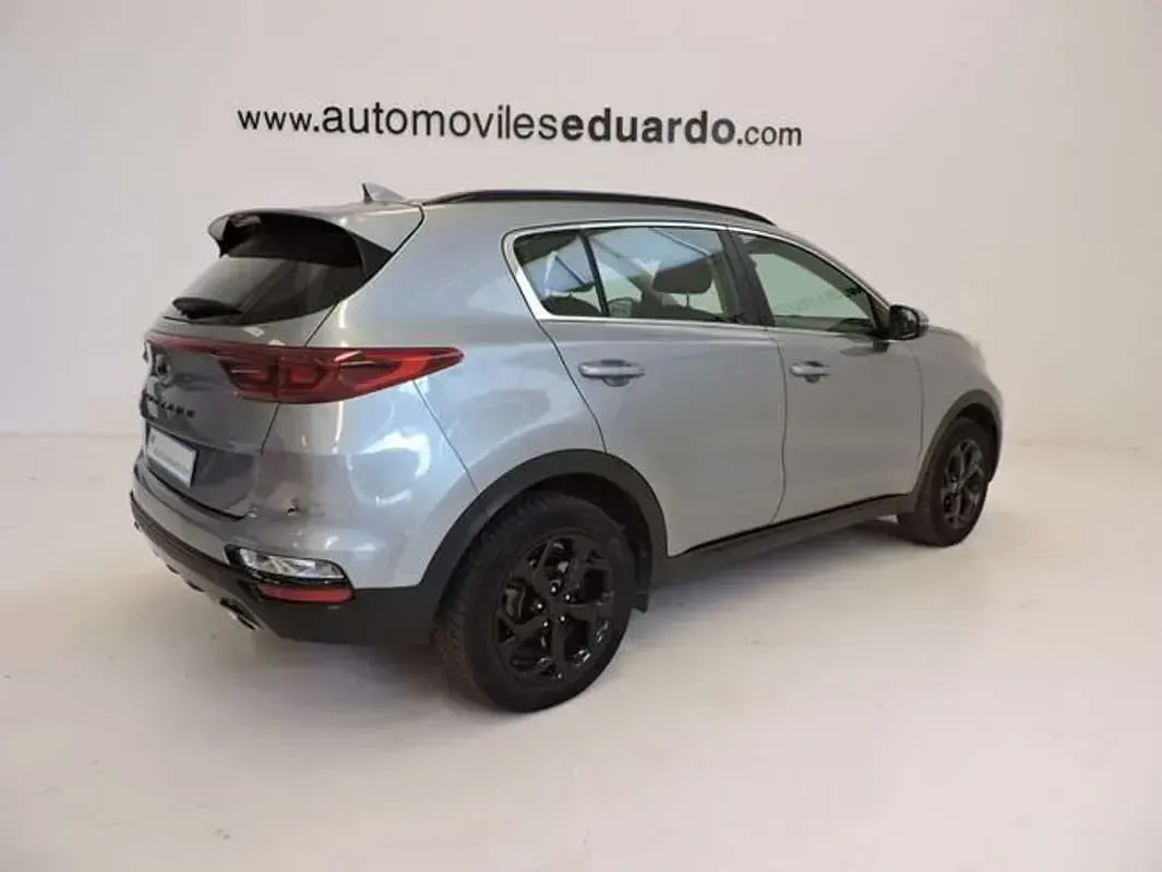 Usado Kia Sportage GT-Line 136 CV (100 kW) 2021 Gris SUV