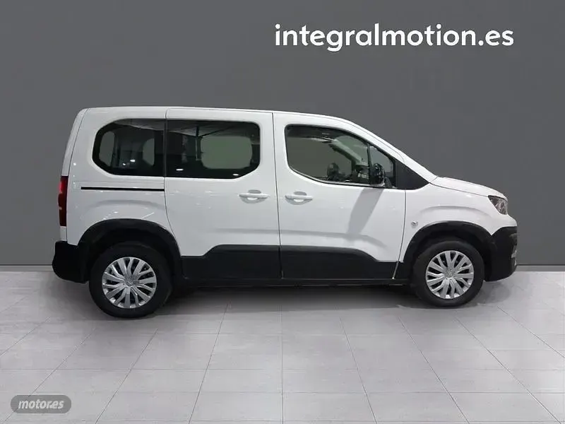 Usado Peugeot Rifter 102 CV (75 kW) 2022 Blanco Monovolumen