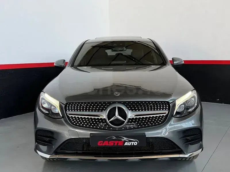 Usado Mercedes GLC250 204 CV (150 kW) 2019 Gris / plata Coupe