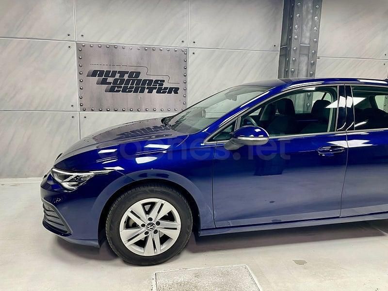Usado VW Golf VIII 110 CV (80 kW) 2023 Azul Berlina