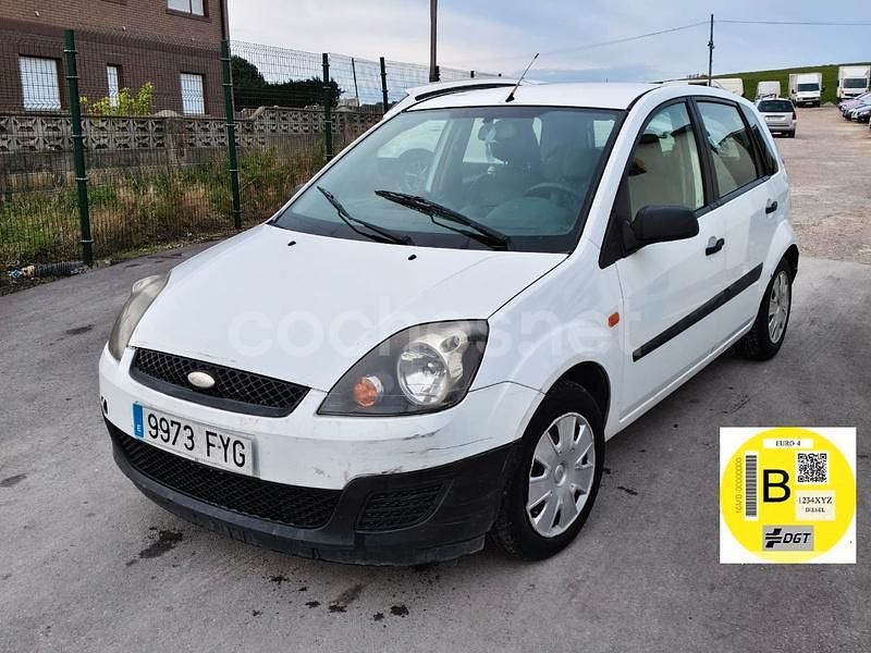 Blanco Usado 2007 Ford Fiesta Ambiente Berlina | 2499 € (Buen precio) - Imagen 1/4