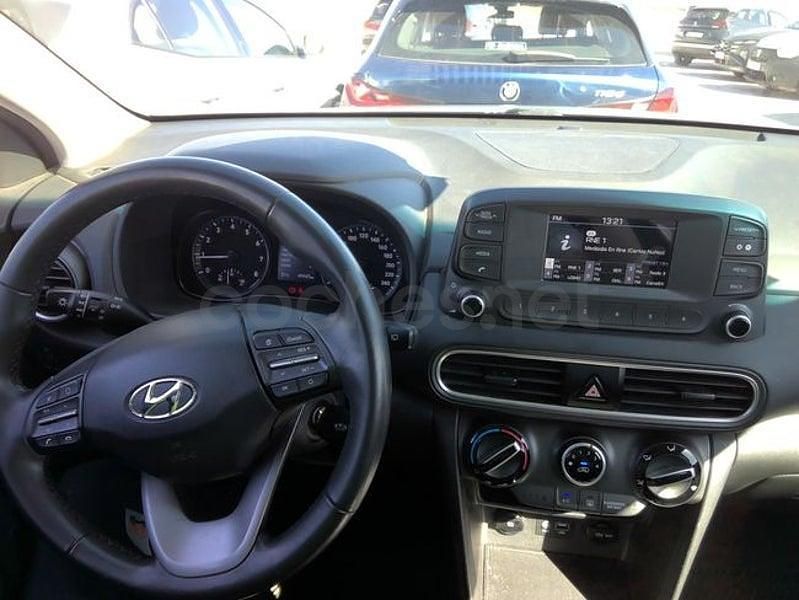 Usado Hyundai Kona 120 CV (88 kW) 2021 Gris / plata SUV