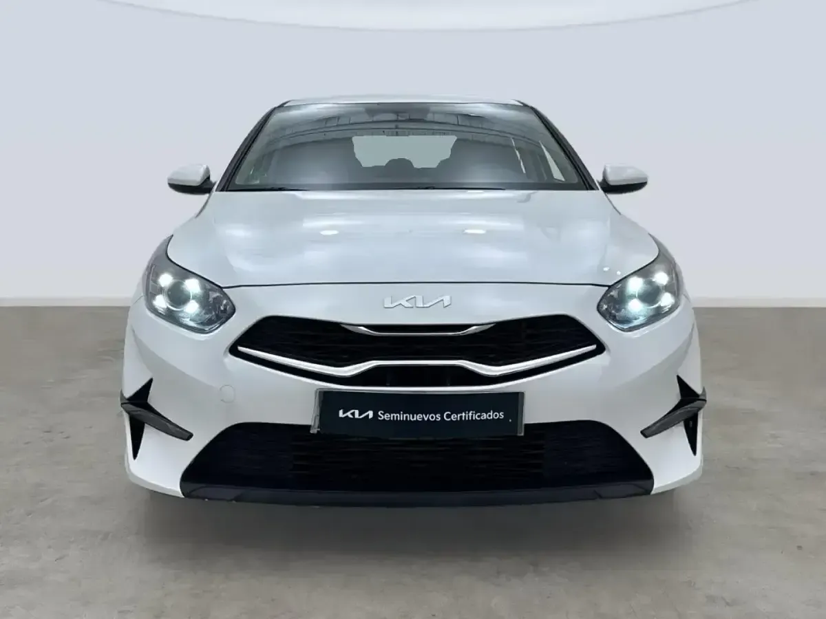 Usado Kia Ceed 101 CV (74 kW) 2024 Blanco Utilitario
