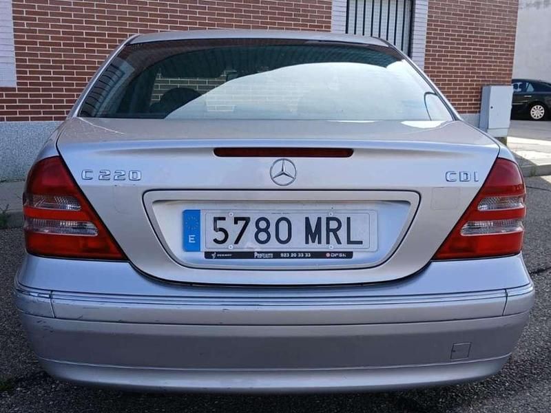 Usado Mercedes C220 Elegance 143 CV (105 kW) 2003 Gris Berlina
