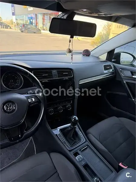 Usado VW Golf VII Advance 150 CV (110 kW) 2018 Gris / plata Familiar