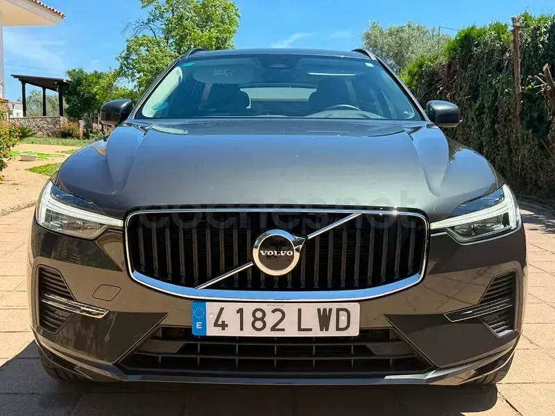 Usado Volvo XC60 Plus 197 CV (144 kW) 2022 Gris / plata SUV