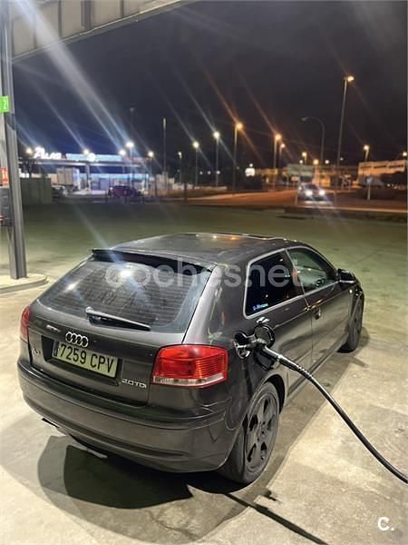 Usado Audi A3 Ambiente 140 CV (102 kW) 2003 Negro Utilitario