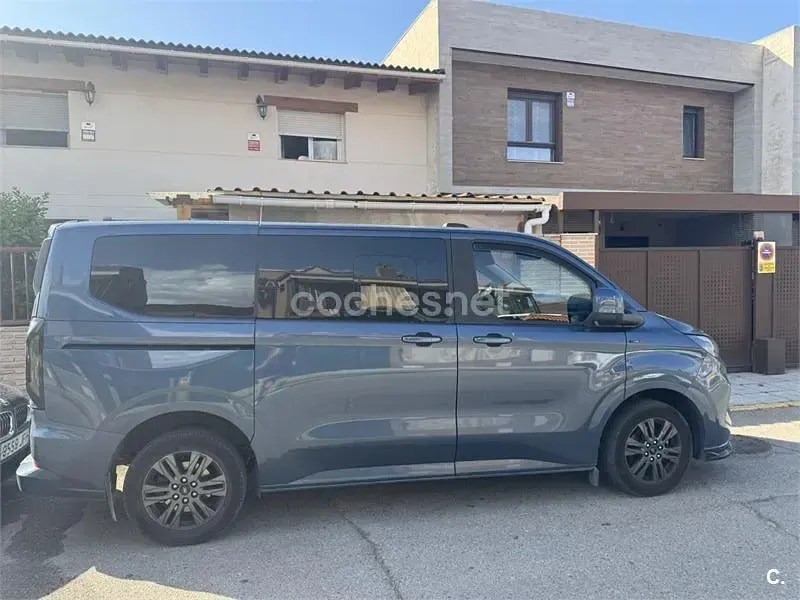 Usado Ford Tourneo Titanium X 150 CV (110 kW) 2024 Azul Monovolumen