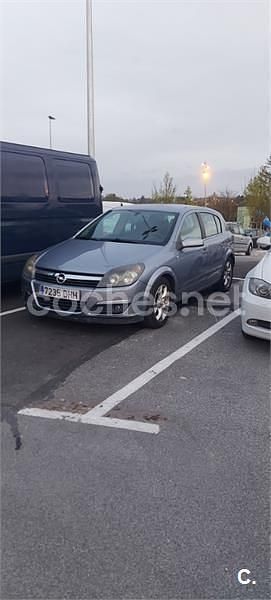 Usado Opel Astra Enjoy 100 CV (73 kW) 2005 Gris / plata Berlina