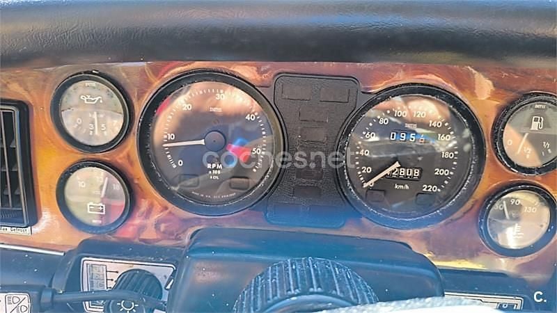 Usado Jaguar XJ6 Sovereign 204 CV (150 kW) 1982 Granate Berlina