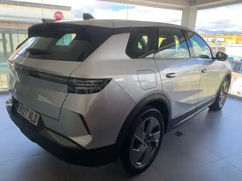 Nuevo Opel Grandland X Edition 145 CV (106 kW) 2026 Gris / plata SUV