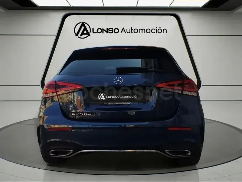 Usado Mercedes A250 218 CV (160 kW) 2021 Azul Berlina