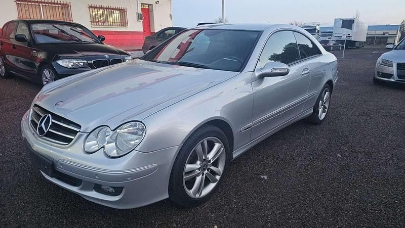 Usado Mercedes C220 Avantgarde 150 CV (110 kW) 2009 Gris Coupe