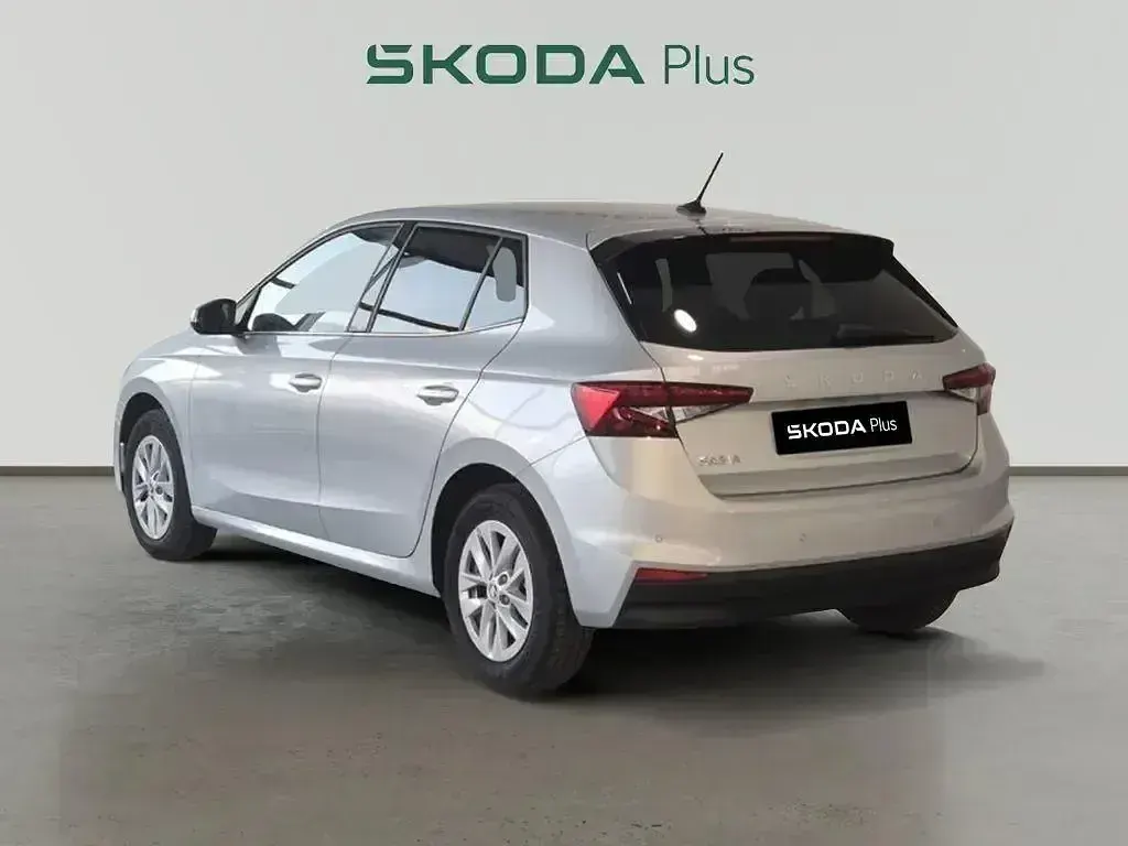 Nuevo Skoda Fabia Selection 115 CV (84 kW) 2025 Gris plata Utilitario