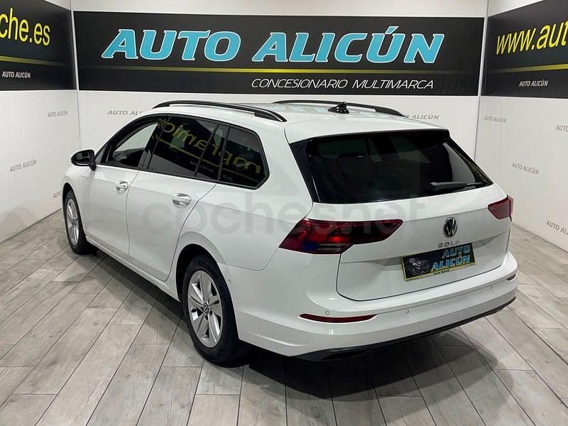 Usado VW Golf VIII Life 115 CV (84 kW) 2021 Blanco Familiar