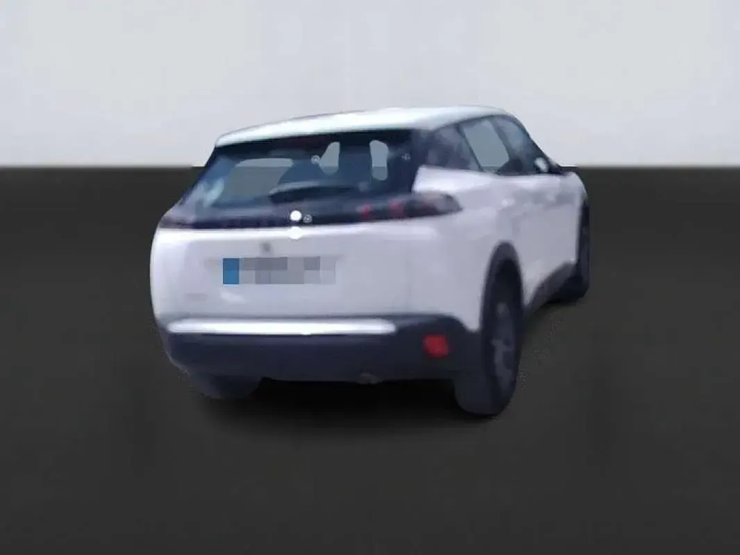 Usado Peugeot 2008 Active 110 CV (80 kW) 2021 Blanco SUV