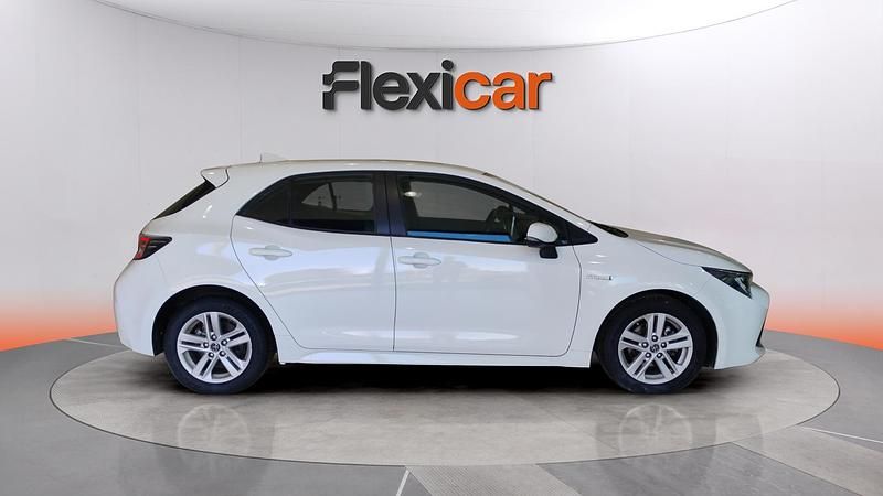 Używany Toyota Corolla Active 122 KM (89 kW) 2020 Biały Hatchback