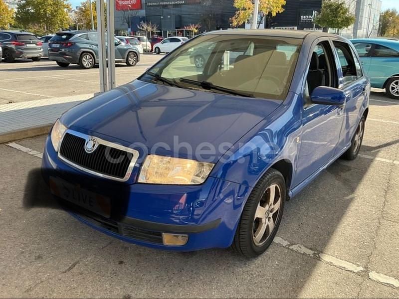 Azul Usado 2002 Skoda Fabia Berlina | 2100 € (Precio justo) - Imagen 1/4