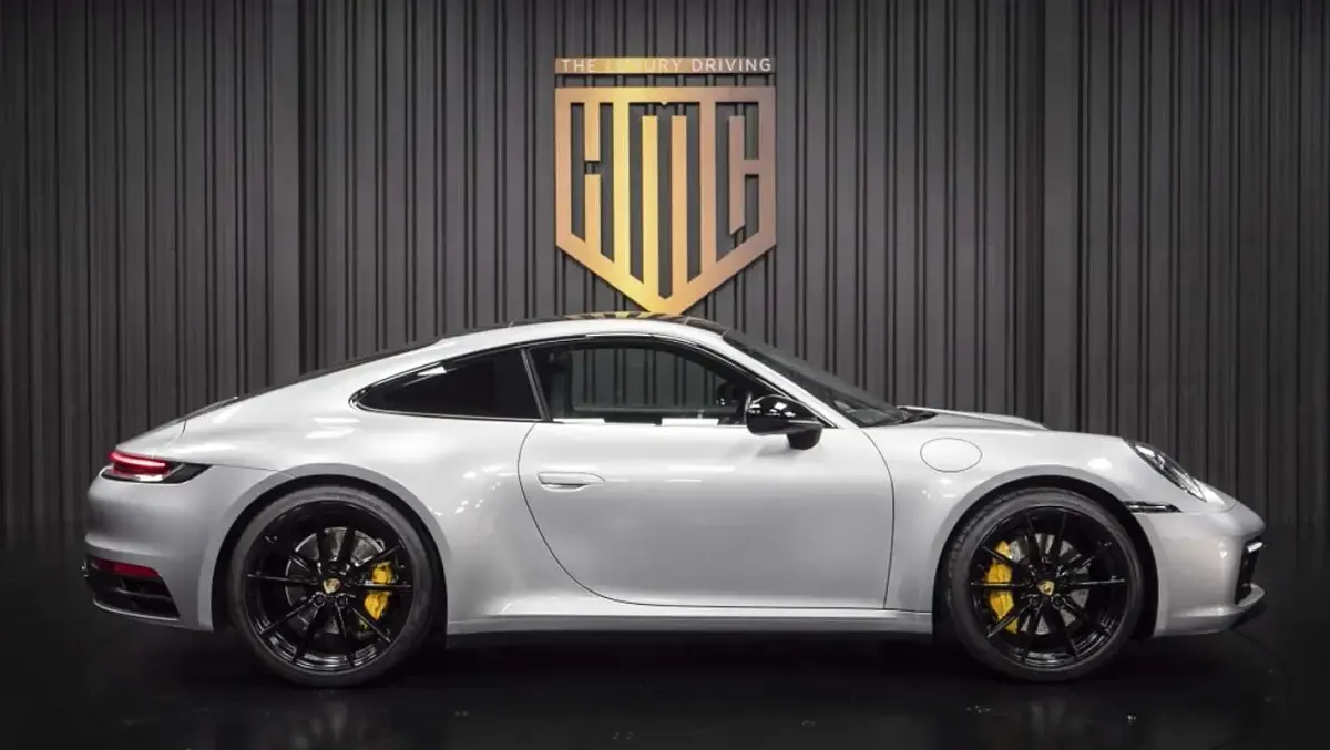 Käytetty Porsche 911 Carrera S 450 HP (330 kW) 2019 Hopea Coupe - kaksiovinen