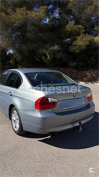 Usado BMW 318 Comfort Edition 129 CV (94 kW) 2007 Gris / plata Berlina